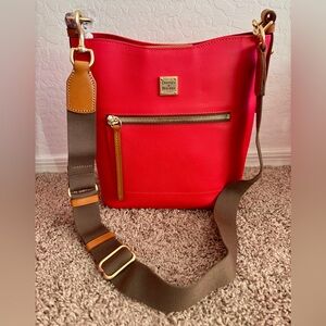 NWT Dooney & Bourke Raleigh Roxy Bag